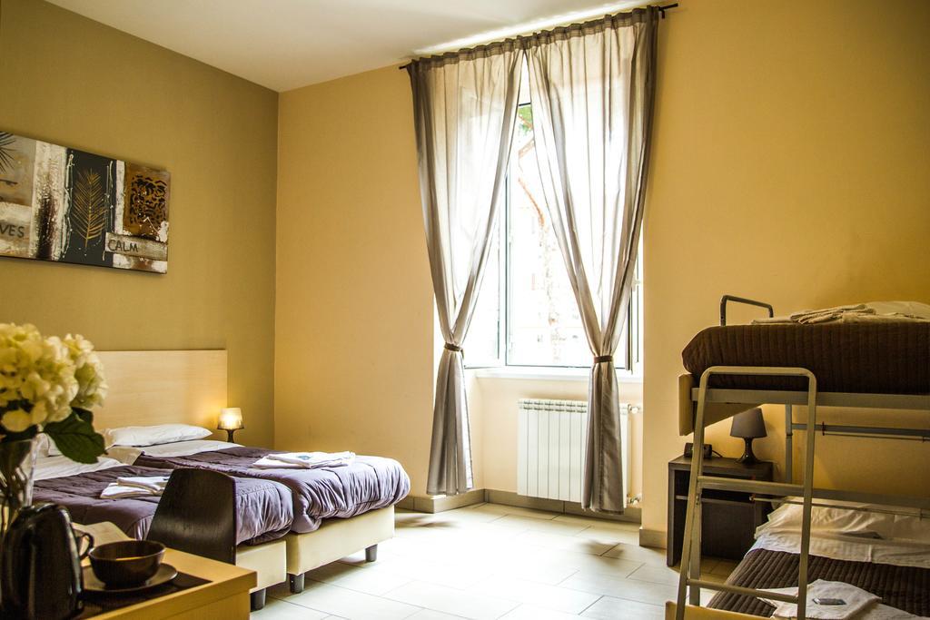 Mosaic Central Guest House Rome Bilik gambar