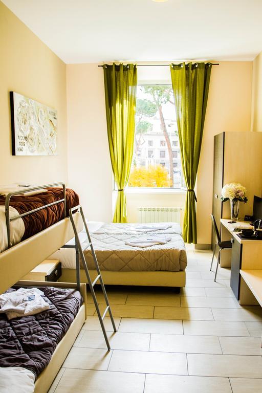 Mosaic Central Guest House Rome Bilik gambar